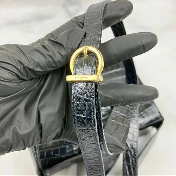 Salvatore Ferragamo Vintage Black
Crocodile Embossed Leather Bag
Gancini Italy - Picture 5 of 13